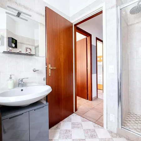 Wolf House - Peschiera - Jacuzzi Privata