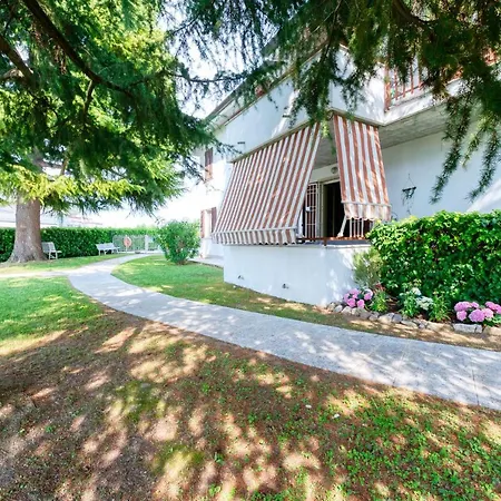 Wolf House - Peschiera - Jacuzzi Privata * Πεσκιέρα ντελ Γκάρντα