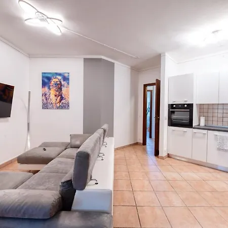 Wolf House - Peschiera - Jacuzzi Privata Πεσκιέρα ντελ Γκάρντα